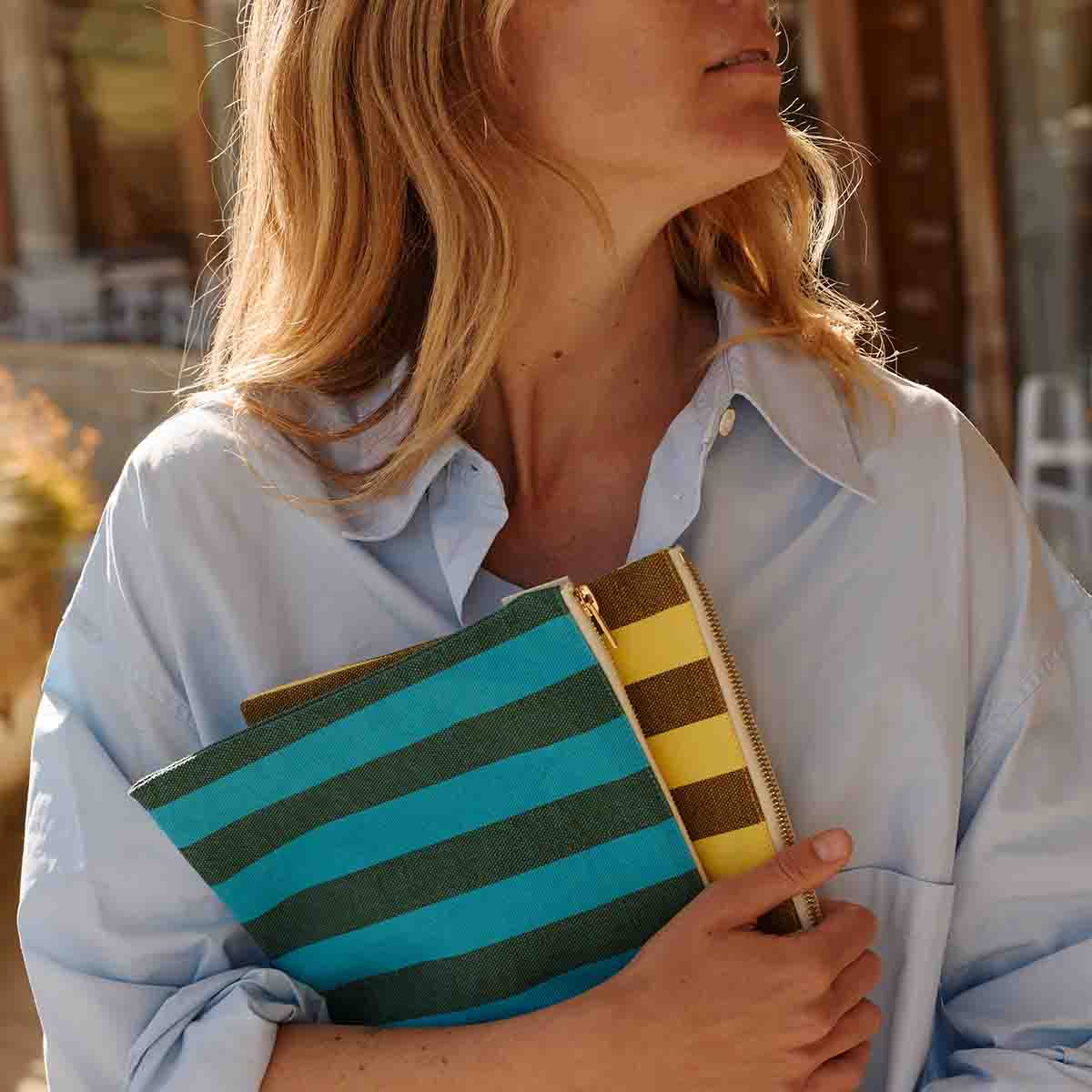 LILI FLAT POUCH STRIPES TURQUOISE / OLIVE