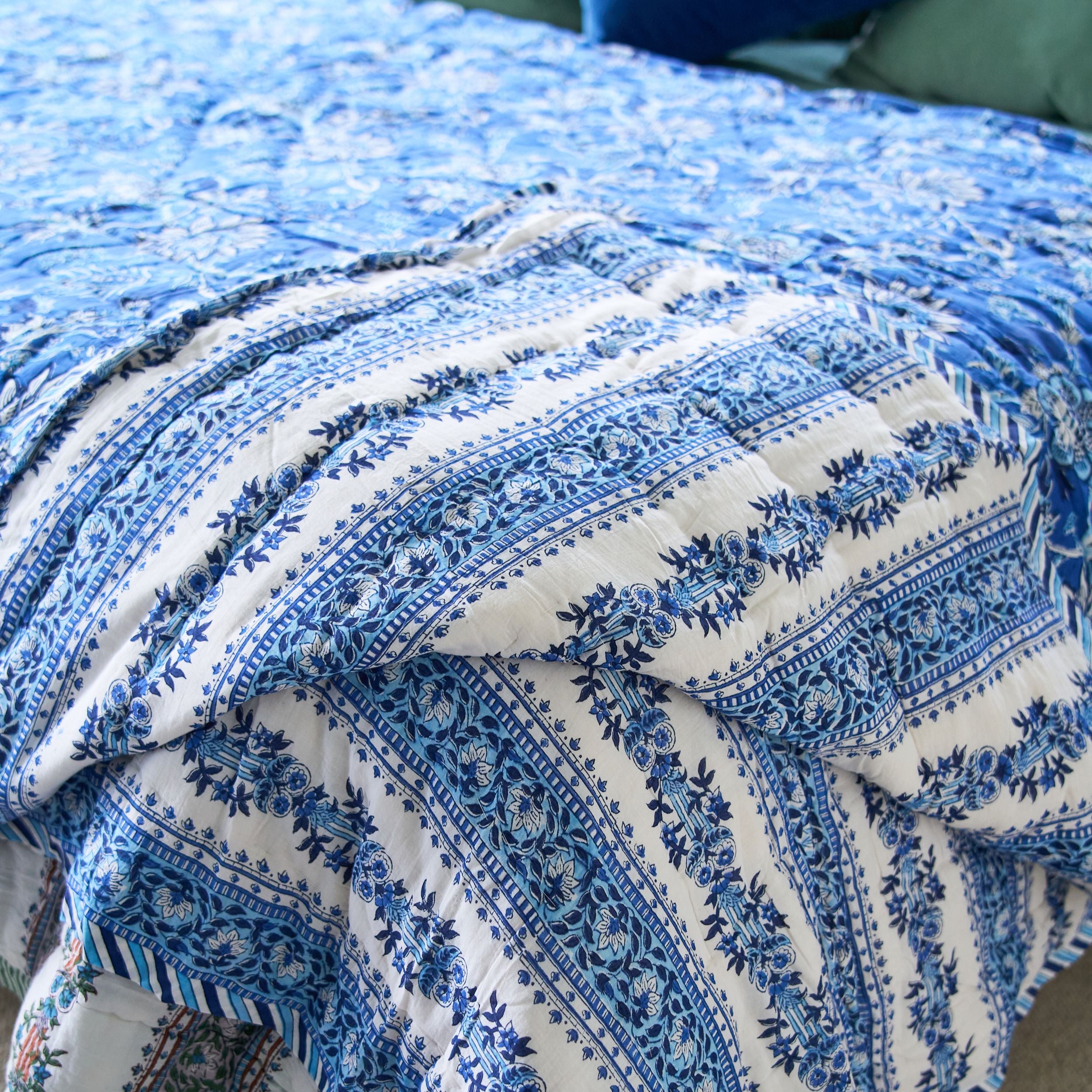 Indigo Bloom Garden Quilt - Jardin Bleu Indigo - Shiva Designs