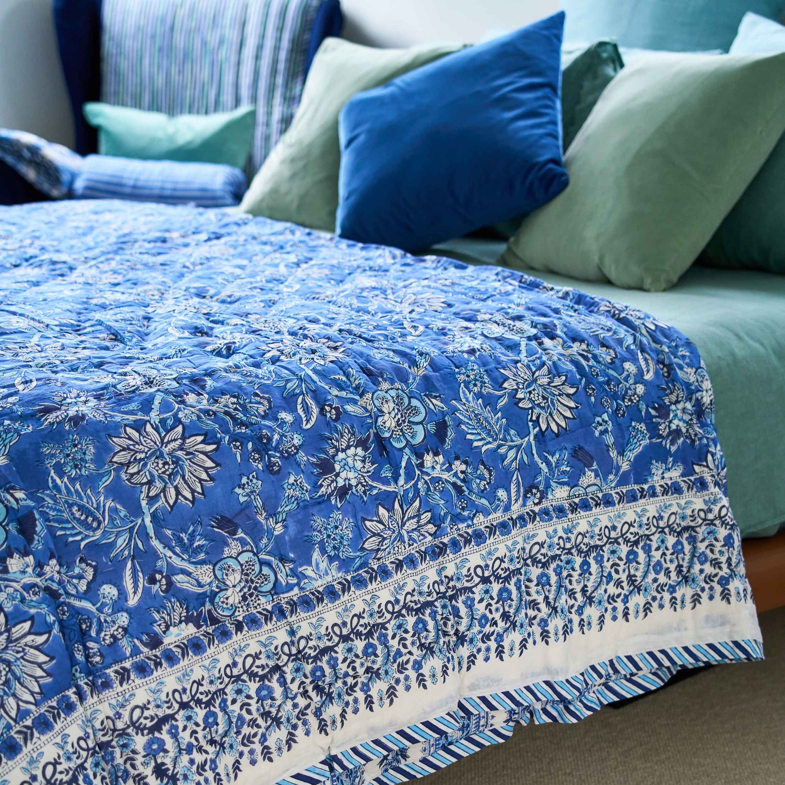 Indigo Bloom Garden Quilt - Jardin Bleu Indigo - Shiva Designs